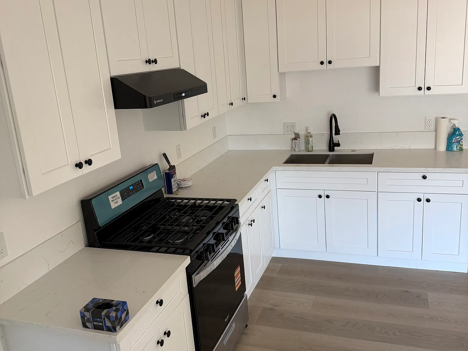 1 bed, 550 sqft, $2,300 — Photo 1