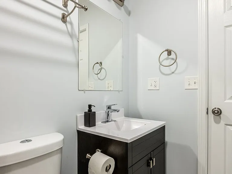 2852 N Lawndale Ave #A — Photo 16