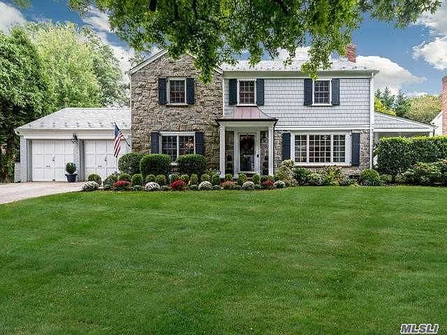 2nd image of 30 Blackburn Ln
