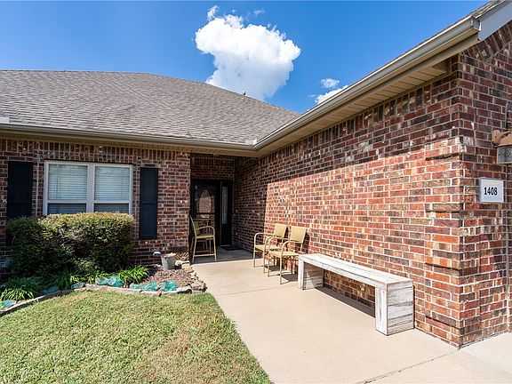 4th image of 1408 N Latisha Ln