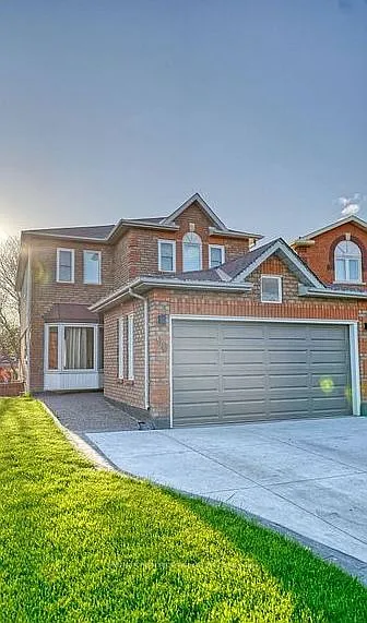 90 Oke Rd #MAIN FLOOR — Photo 1