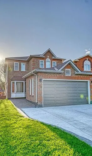 90 Oke Rd #MAIN FLOOR Photo 1