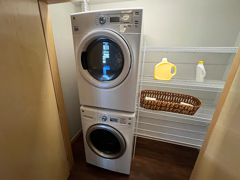 Venture Luxury High Rise — Photo 47
