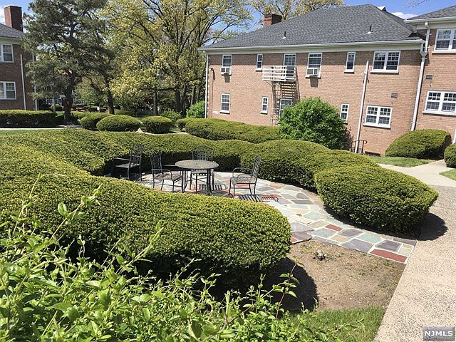 2nd image of 5 Heights Rd APT O2