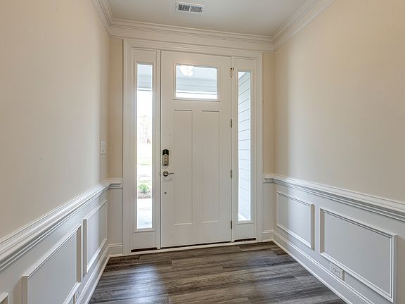 These photos are representative of this floor plan, but all options may not be available in every co
