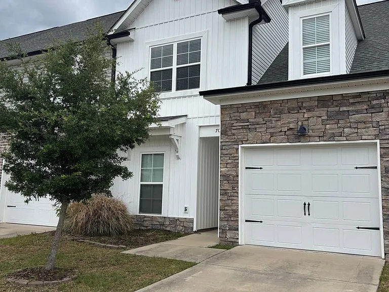 703 Buddy Ct — Photo 1
