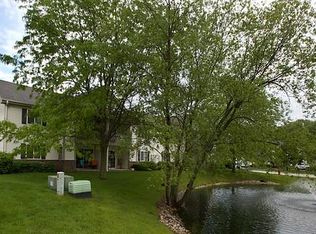 678 Pewaukee Rd, Pewaukee, WI 53072