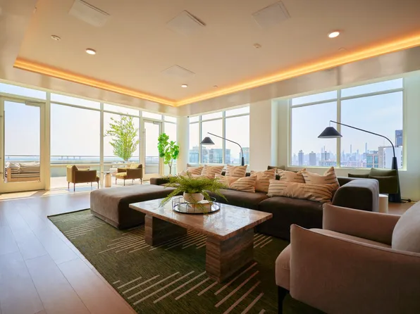 2455 3rd Avenue image 19 of 30