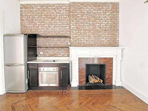3rd image of 114 E 37th St #3C