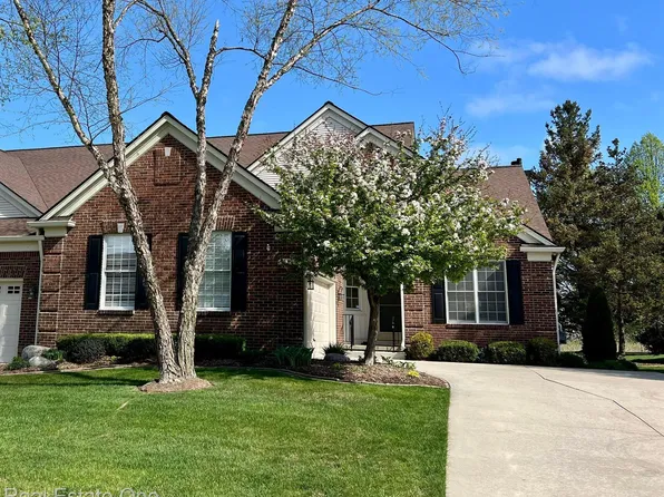 1639 Boulder Ct, Rochester, MI 48306