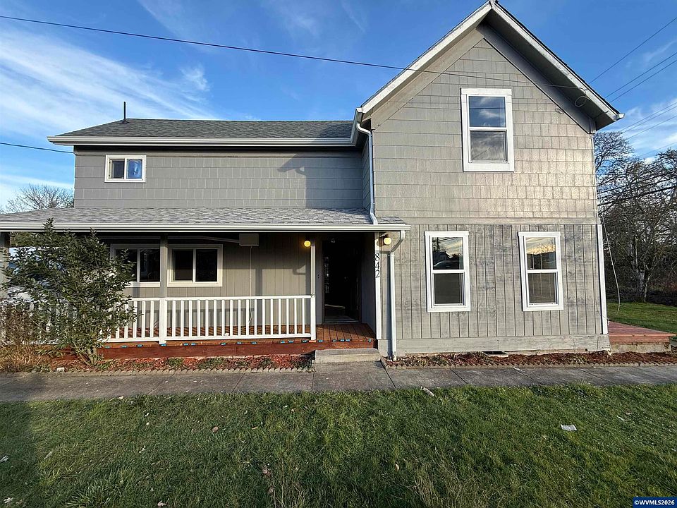 1st image of 842 E St
