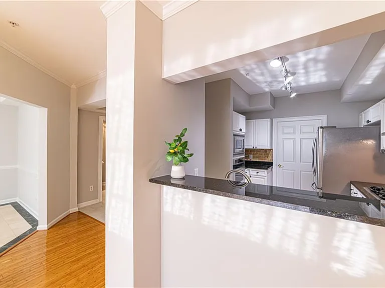 3275 Lenox Rd NE #214 — Photo 22