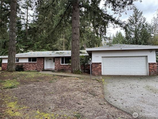 15905 SE Newport Way, Bellevue, WA 98006