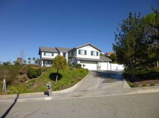 3011 Michelle Dr, Colton, CA 92324