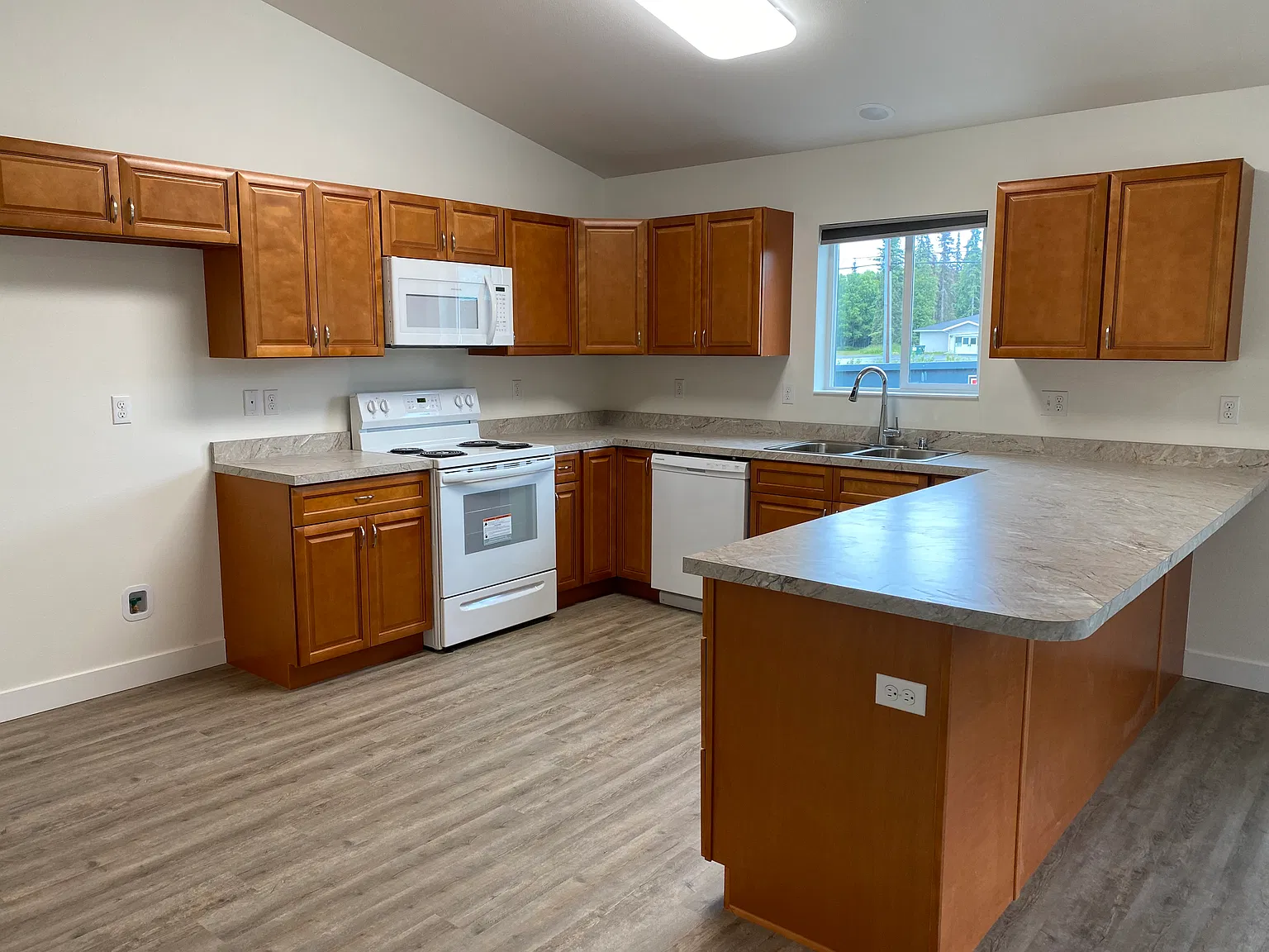 2 bed, 1124 sqft, $1,900 — Photo 4