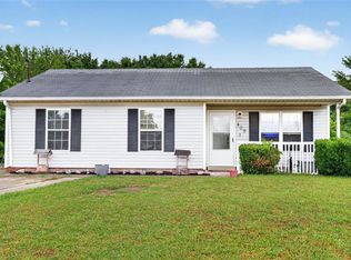 409 Eddy St, Oak Grove, KY 42262