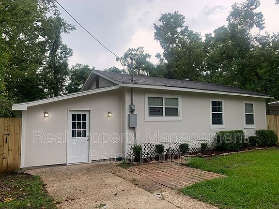 2nd image of 29883 Park St