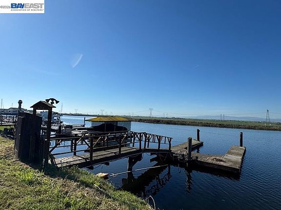 3rd image of 1480 Taylor Rd