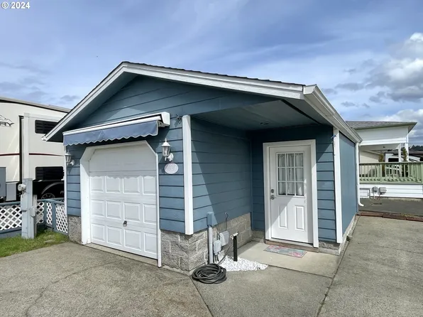 3 Pond Ln, Lakeside, OR 97449