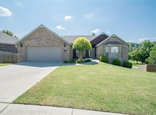 2027 N Wilton Ct, Fayetteville, AR 72704