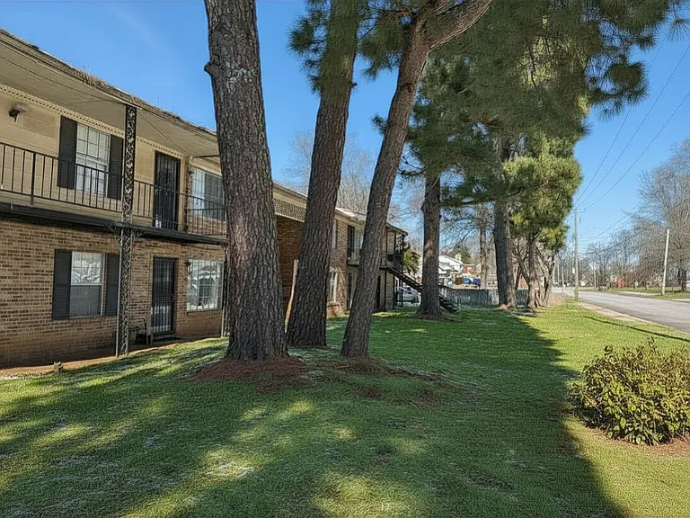 2799 Beverly Hills Rd #7 — Photo 5