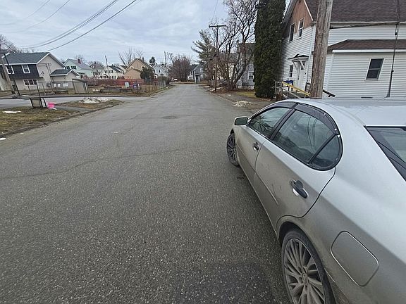 4th image of 21 Hillside Ave