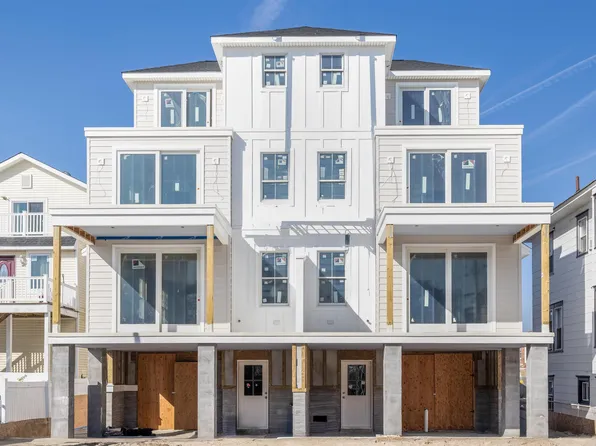 10 N Newport Ave, Ventnor, NJ 08406