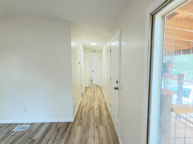 Hallway to bedrooms