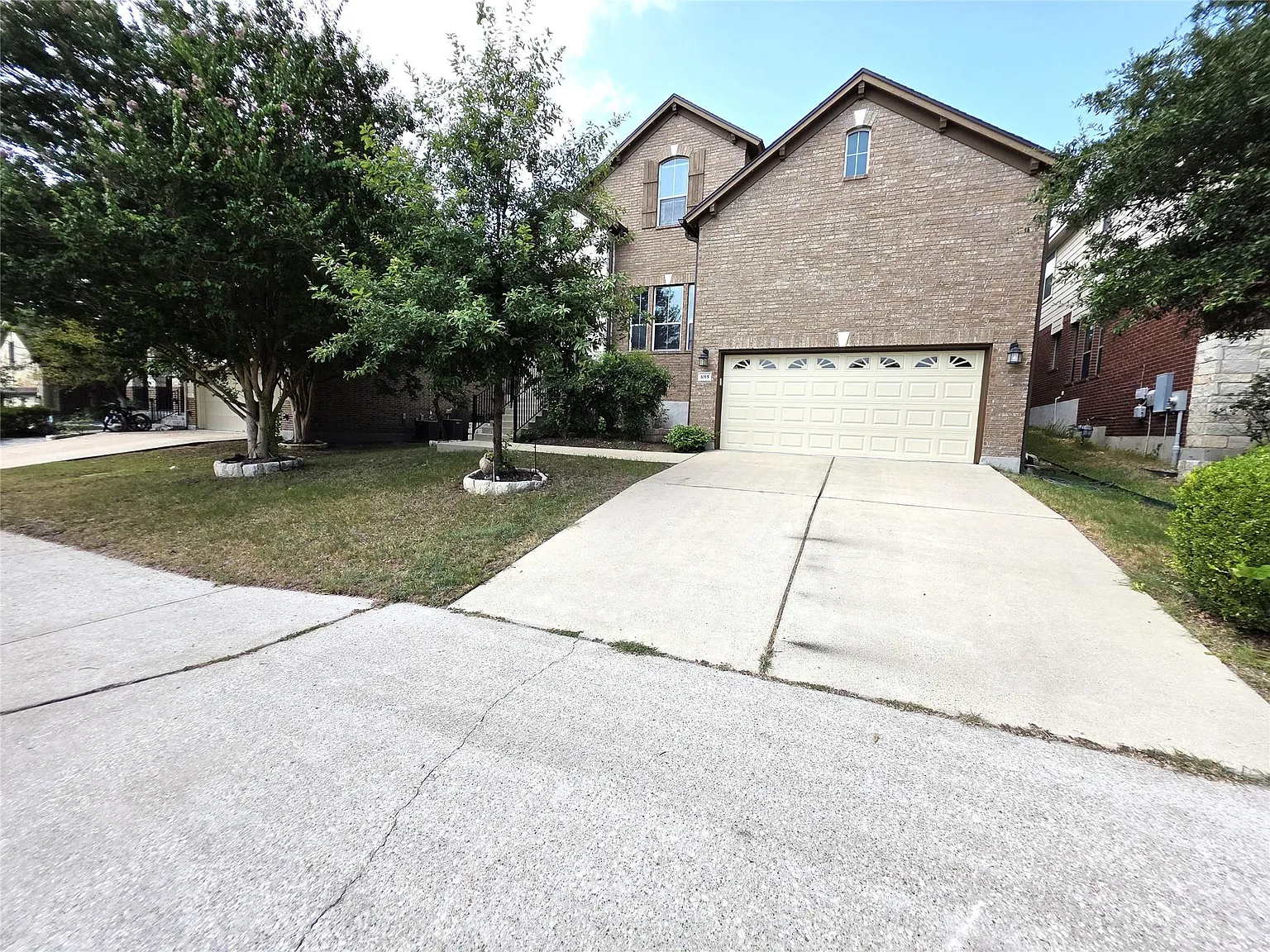 4 bed, 3.0 bath, 2925 sqft, $3,350 — Photo 1