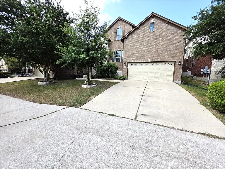 1015 Walsh Hill Trl — Photo 2
