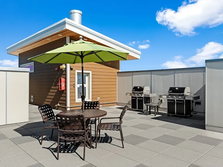 Latitude 47 — Photo 7