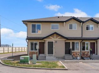 312 W Saddlebrook Point NE, Calgary, AB T3J0G3