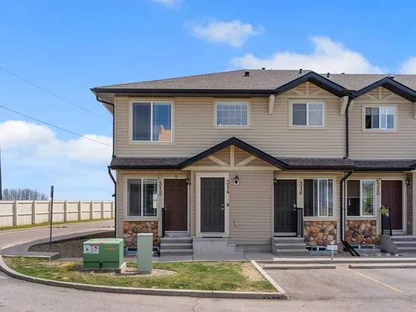 312 W Saddlebrook Point NE, Calgary, AB T3J 0G3