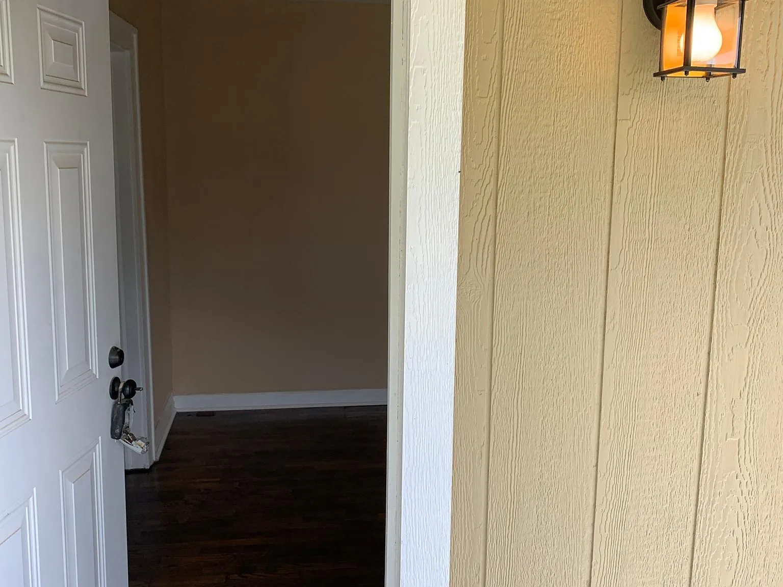 4 bed, 2.5 bath, 1550 sqft, $1,550 — Photo 2