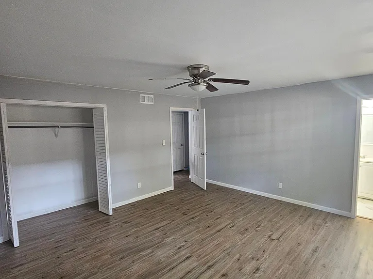 365 Winding River Dr #F — Photo 1