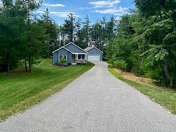 Beautiful 1 acre lot