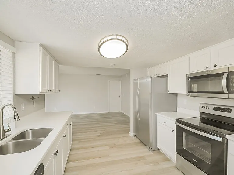 4336 Country Club Blvd — Photo 6