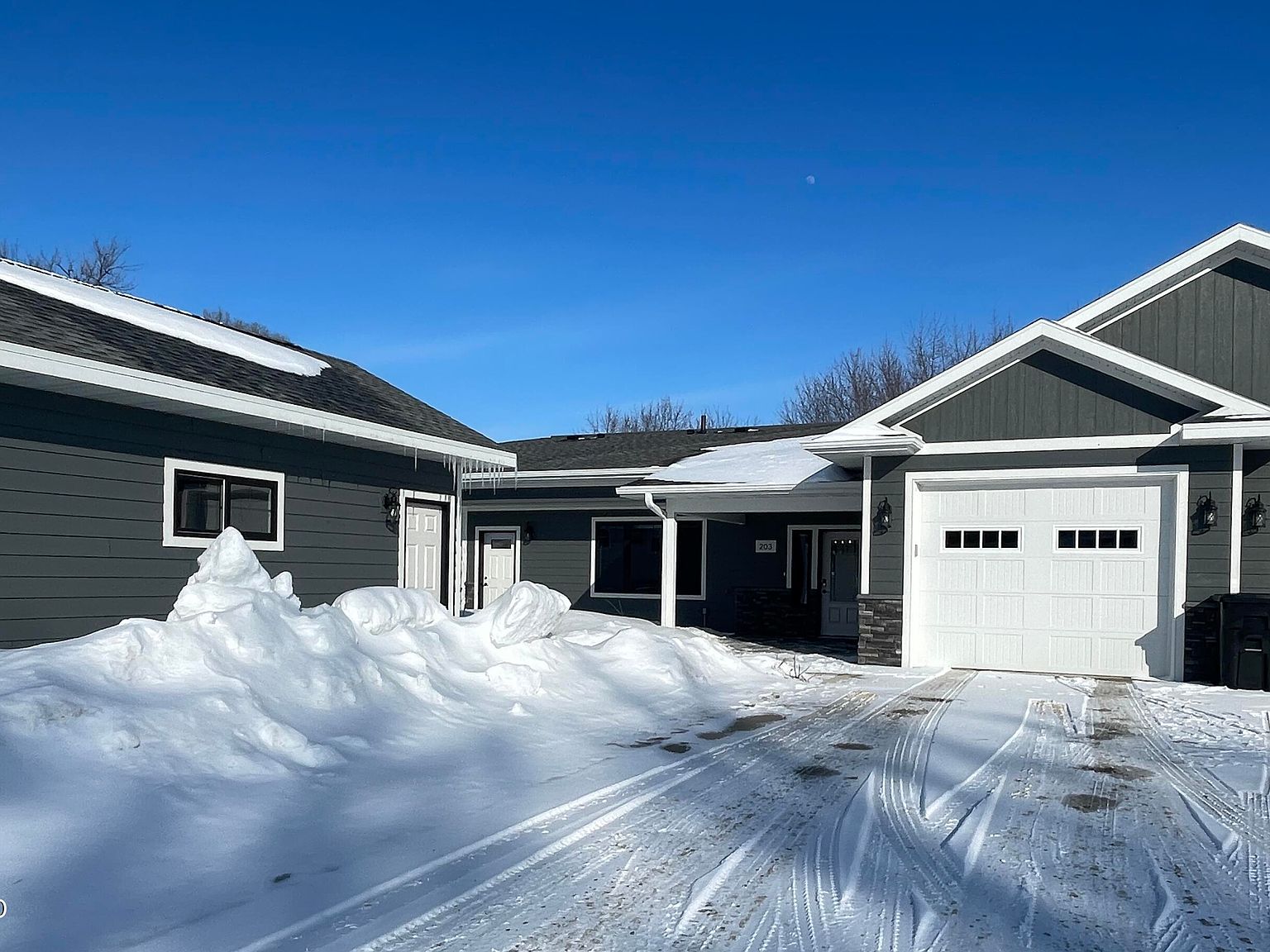 203 N Eastman St, Milbank, SD 57252 Zillow