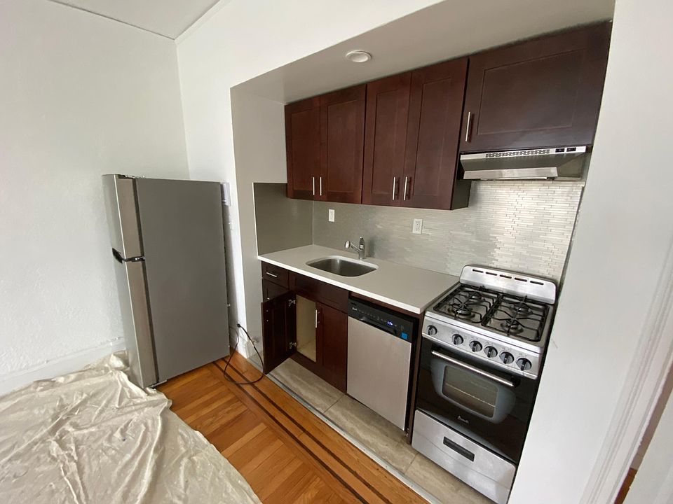1st image of 2-22 Lake St #2