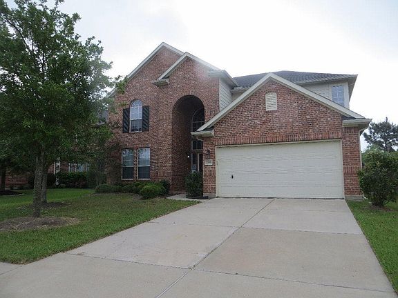 Beautiful 4 bedroom 3.5 bath home in Pearland