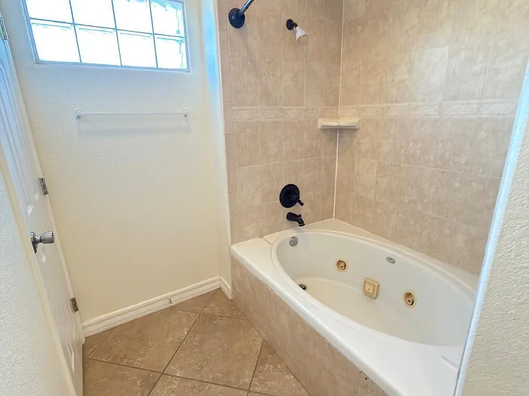 5466 Buffalo Creek Dr — Photo 38
