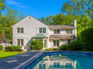 8801 Lynnhurst Dr, Fairfax, VA 22031