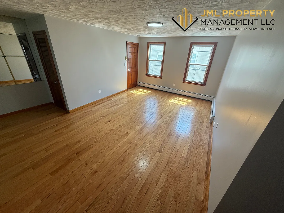 Building Photo - 52 Pitman St #2W
