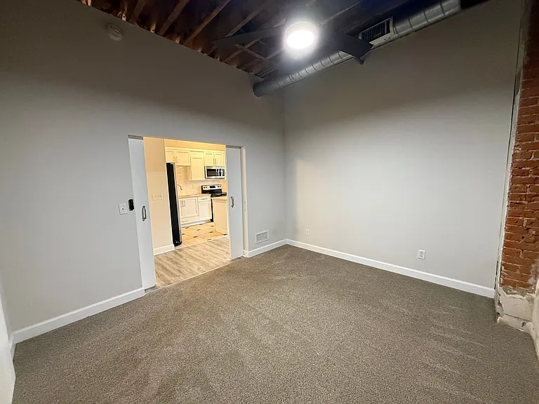 Bonnie Jean Flats — Photo 12