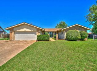 1920 NW Crosby Park Blvd, Lawton, OK 73505