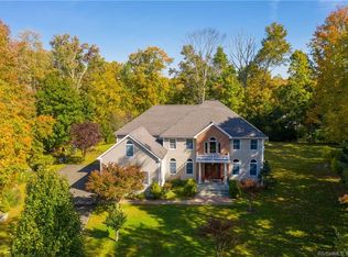 12 W Farms Ln, New Fairfield, CT 06812