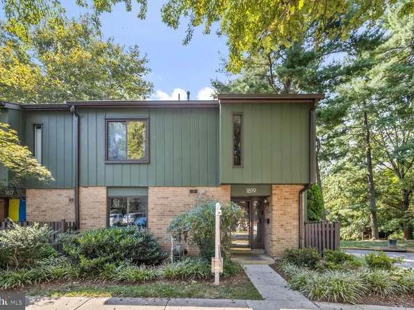 1819 Ivy Oak Sq #56, Reston, VA 20190