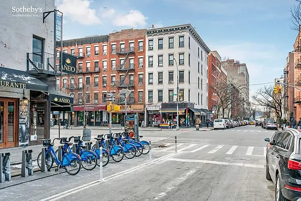 Rented by Sotheby's International Realty | media 18