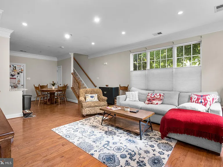 15 Swanton Ln #100 — Photo 4
