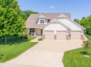 1974 Creek Side Dr, Neenah, WI 54956